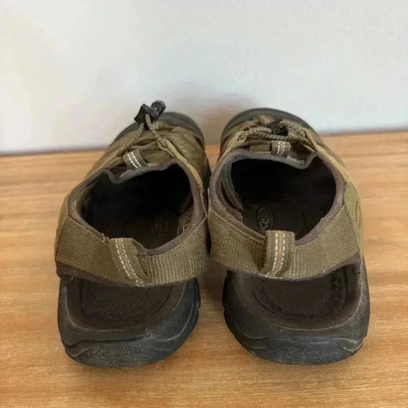 Keen Newport Men’s Waterproof Outdoors Sandals Size 10 US Green Closed Toe - Picture 8 of 12
